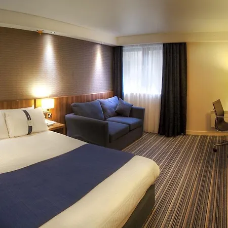 מלון Holiday Express Edinburgh Airport By Ihg