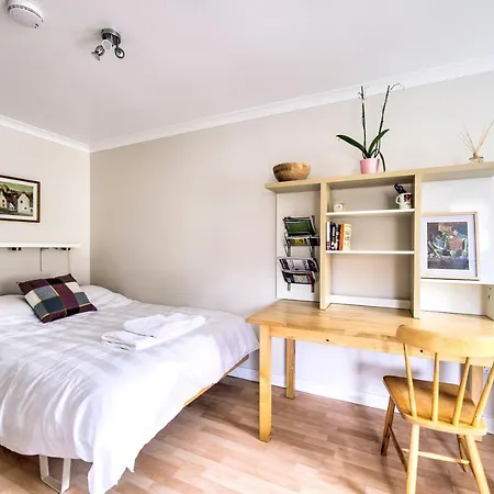 Stunning Studio Dean Village, Parking Apartment Edinburgh