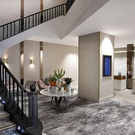 Hilton Carlton Hotel 4*