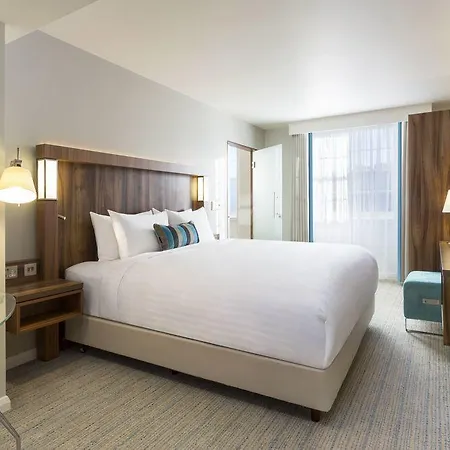 Courtyard By Marriott Hotel