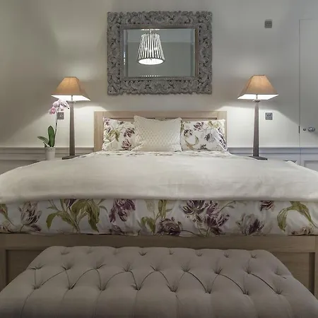 Hub By Premier Haymarket Hotel 3*