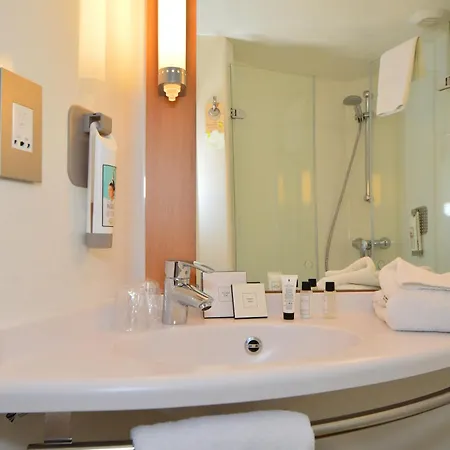 Ibis Centre South Bridge - Royal Mile Отель Эдинбург