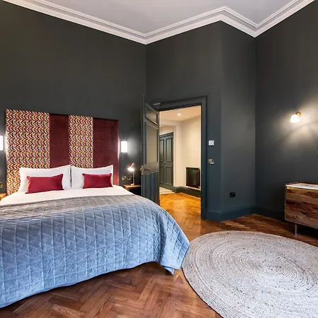 Linton Collection - 28 North Bridge 아파트