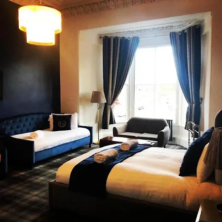 Guest house West End