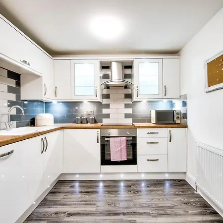 Newly Renovated 2-bedroom Appartamento