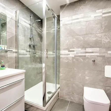 Newly Renovated 2-bedroom Apartamento