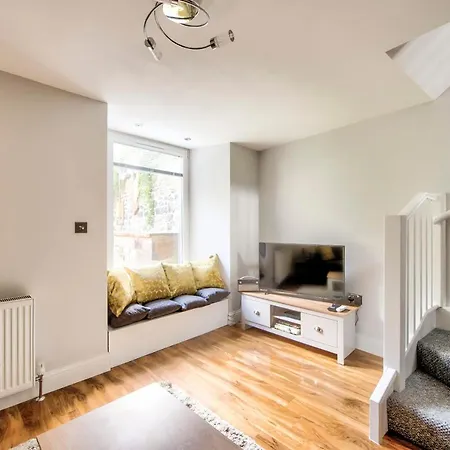 Newly Renovated 2-bedroom