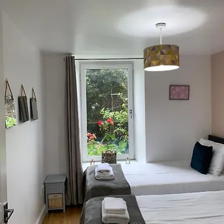 Apartment Charming 5-bed In *