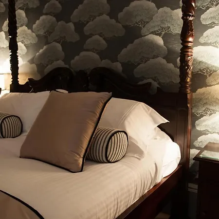 Hotel No11 Boutique & Brasserie 4*