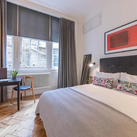 Linton Collection - 28 North Bridge Daire Edinburgh