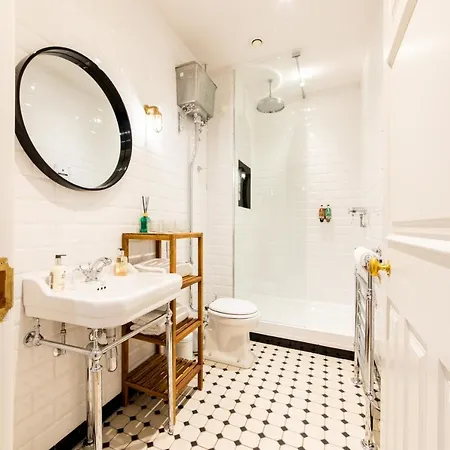 Linton Collection - 28 North Bridge