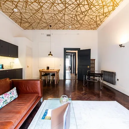 Linton Collection - 28 North Bridge *