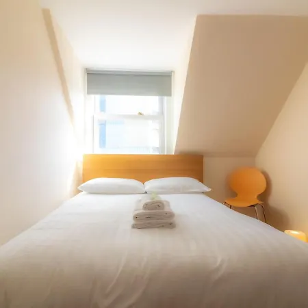 Beautiful 2 Bed Apartment, Recently Upgraded