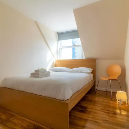 Beautiful 2 Bed Apartment, Recently Upgraded