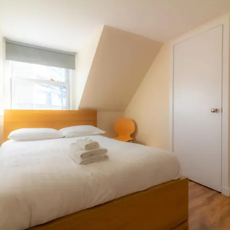 Beautiful 2 Bed Apartment, Recently Upgraded * Edinburgh