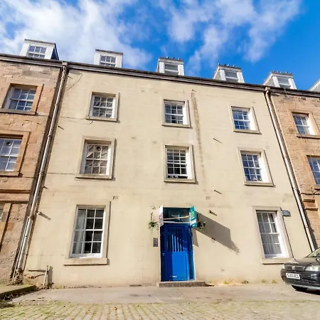 Beautiful 2 Bed Apartment, Recently Upgraded
