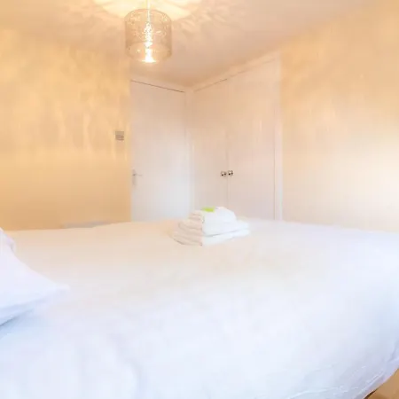 Beautiful 2 Bed Apartment, Recently Upgraded إدنبرة