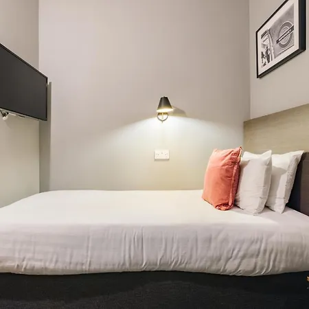 Towerbridge64 3* Edinburgh