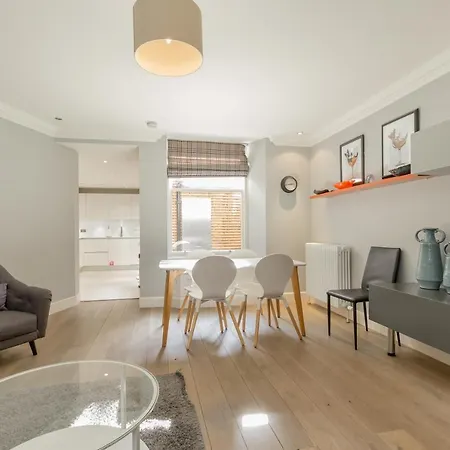 Destiny Scotland - Q-residence *
