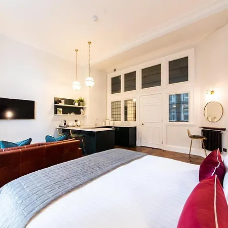 Linton Collection - 28 North Bridge 아파트