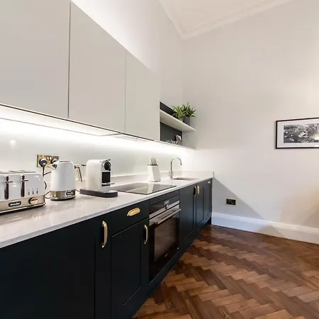 Linton Collection - 28 North Bridge