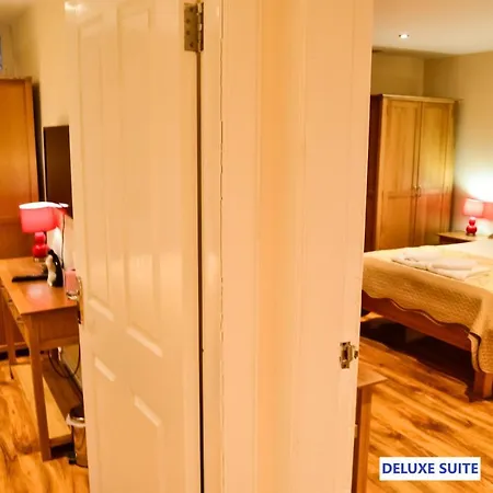 Edinburgh City Suites Lägenhetshotell 4*