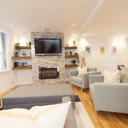 Queensferry Street Lane - Fantastic 2 Bedroom Centre Mews House With Free Secure Parking! Edinburg