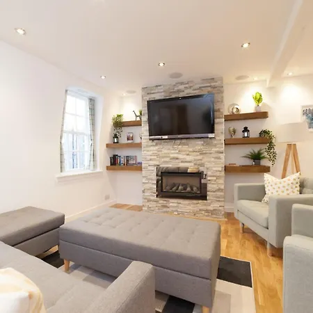Queensferry Street Lane - Fantastic 2 Bedroom Centre Mews House With Free Secure Parking! * Edimburgo