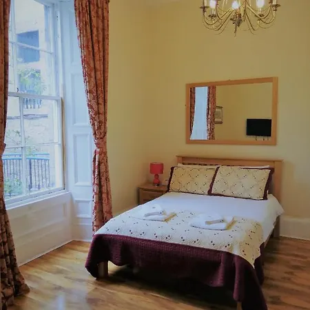 Ξενοδοχείο με διαμερίσματα Edinburgh City Suites 4*