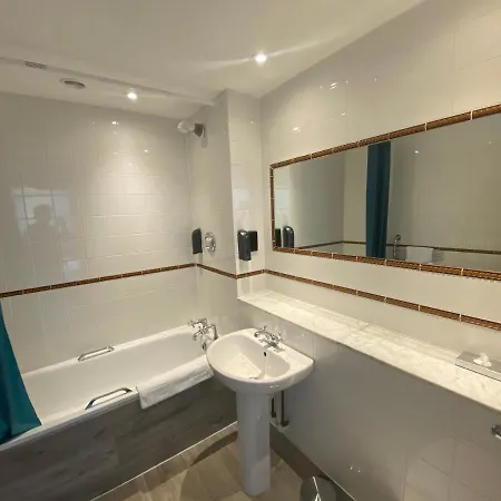 No6 West Coates Hotel 3*