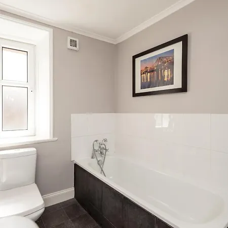 银行街皇家大道公寓