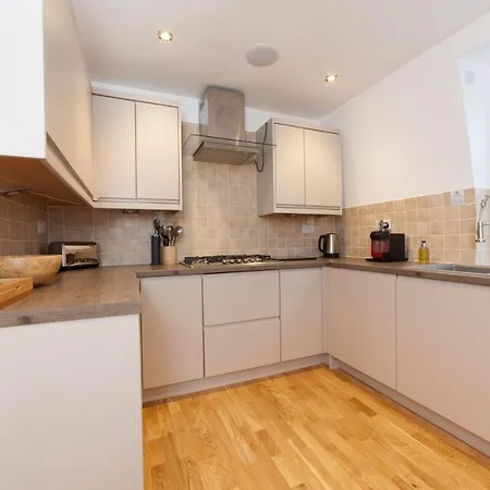 Apartamento Queensferry Street Lane - Fantastic 2 Bedroom Centre Mews House With Free Secure Parking! Edimburgo