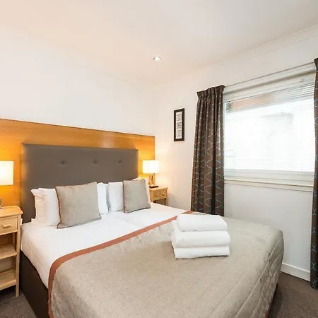Fountain Court - Harris 4*