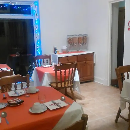 Twin Lions فندق 2*