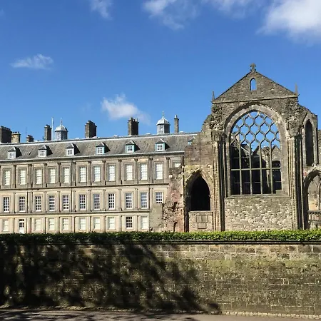 Next Door To Holyrood Palace And Arthur's Seat Frühstückspension *