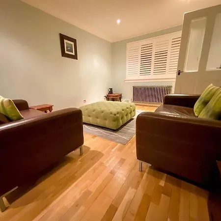 2 Bedroom House In Haymarket Accommodates 4 公寓 *