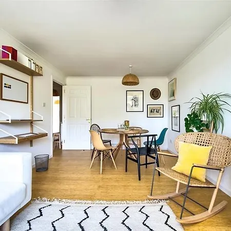 Апартаменты Chic Modern In Leith *