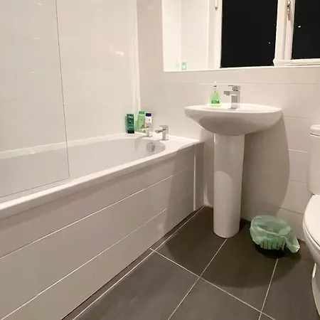 2 Bedroom House In Haymarket Accommodates 4 *