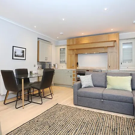 Joivy Modern And Airy Flat On The Historic Royal Mile *