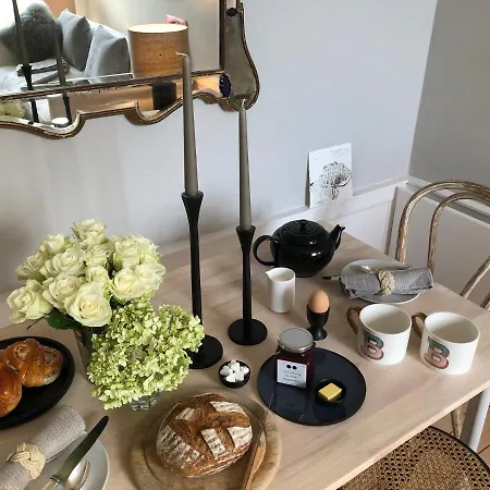 Altido Broughton Bolthole - Chic Haven In Amazing Location Apartment