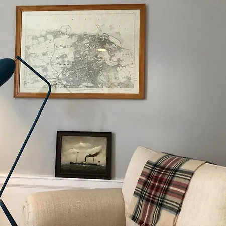 Altido Broughton Bolthole - Chic Haven In Amazing Location Apartment