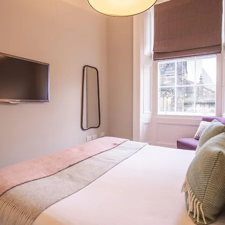 No1 - George Iv Bridge Edinburgh