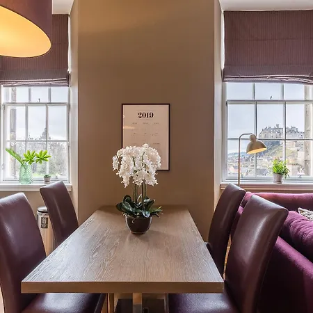 No.1 - George Iv Bridge Apartment *