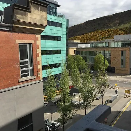 Alba Apartments- Gentle's Entry Appartement *