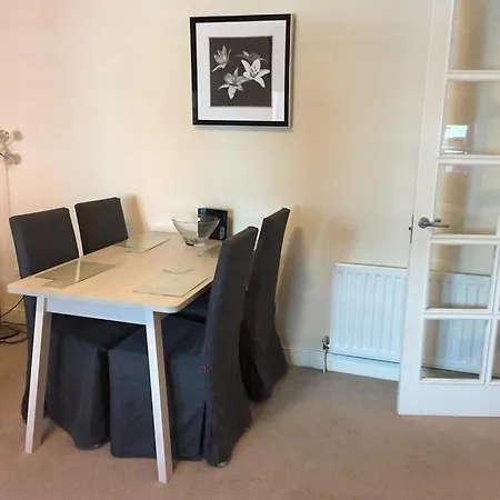 Alba Apartments- Gentle's Entry