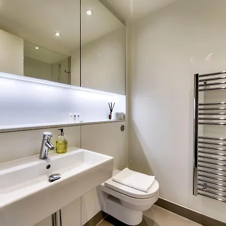 Guestready - Stylish Floor Apt In The Centre דירה אדינבורו