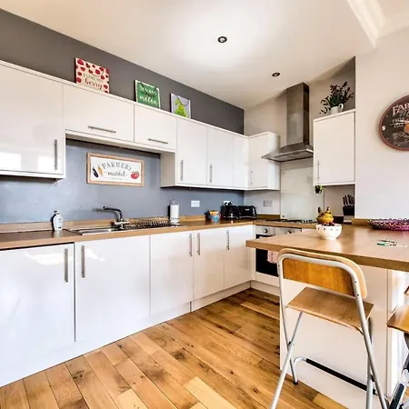 Guestready - Lovely 1 Bedroom Close To Centre Free On-street Parking *