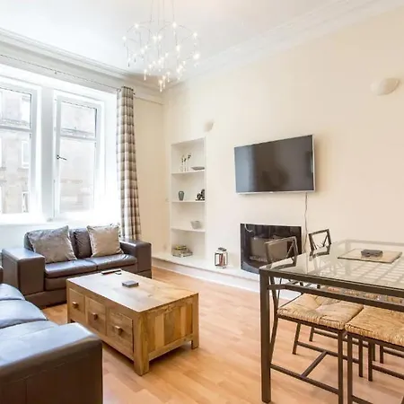 Historic 20 Minutes Walk To Princes St * Edinburgh