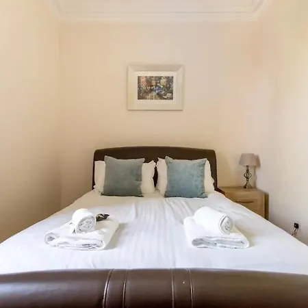 Daire Historic 20 Minutes Walk To Princes St
