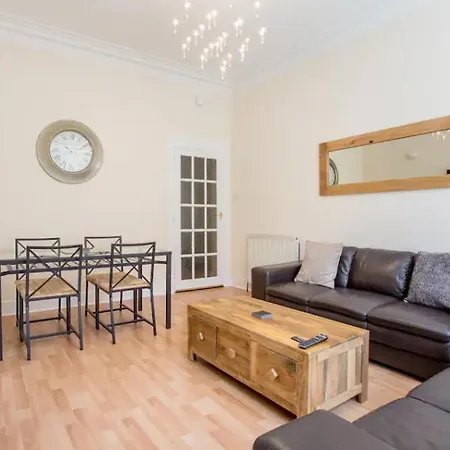 Historic 20 Minutes Walk To Princes St Daire *